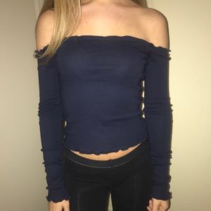 slight crop ruffle'y top NAVY